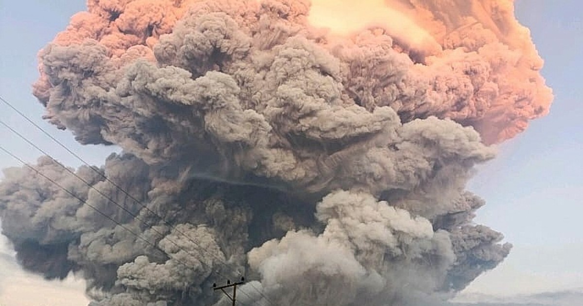 Alerta máxima en Indonesia: impactantes imágenes de la erupción del volcán en el Monte Lewotobi Laki Laki
