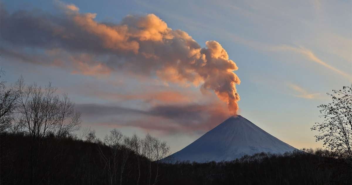 Cuál es el volcán que entró en erupción luego del terremoto en Kamchatka y dónde está