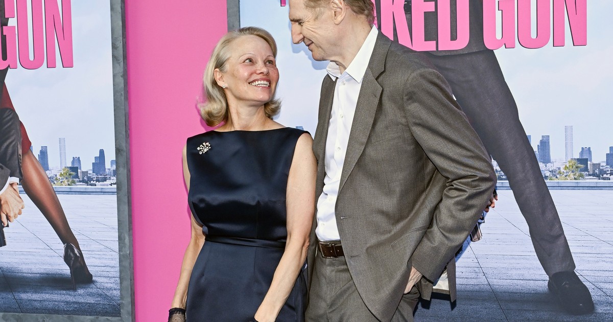 Dudas y certezas sobre el romance de Pamela Anderson y Liam Neeson: “Su vínculo es genuino”