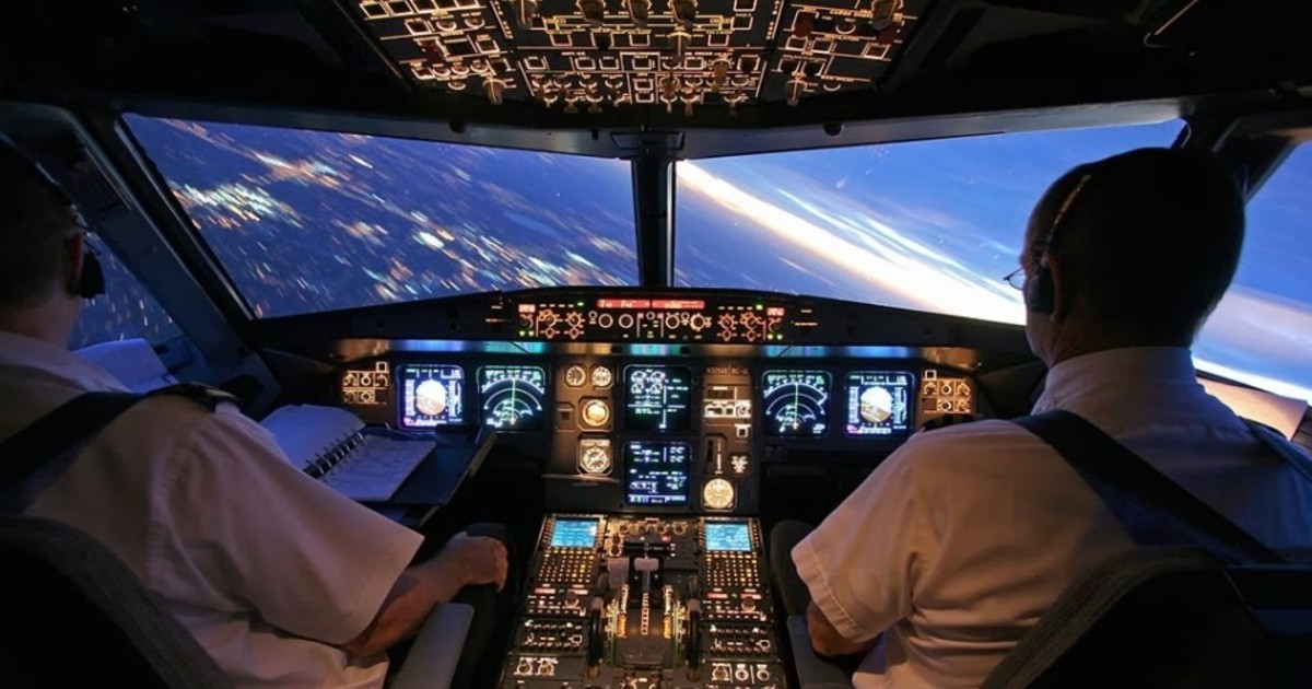 El piloto de un avión se enfermó en pleno vuelo y el viaje se demoró más de 8 horas